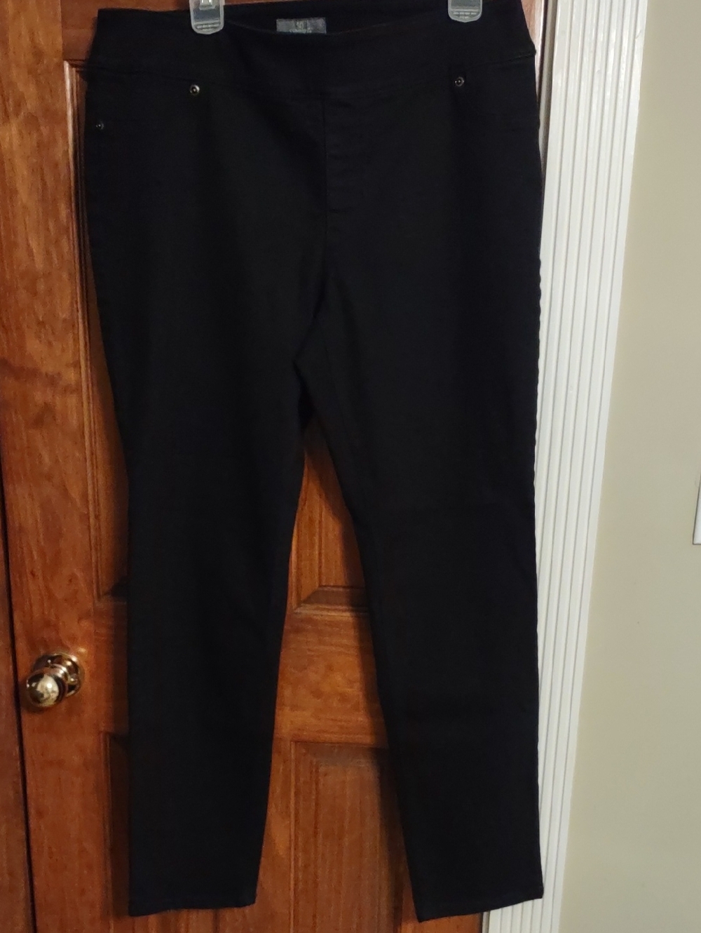 Chico's Black 'So Slimming' Pants